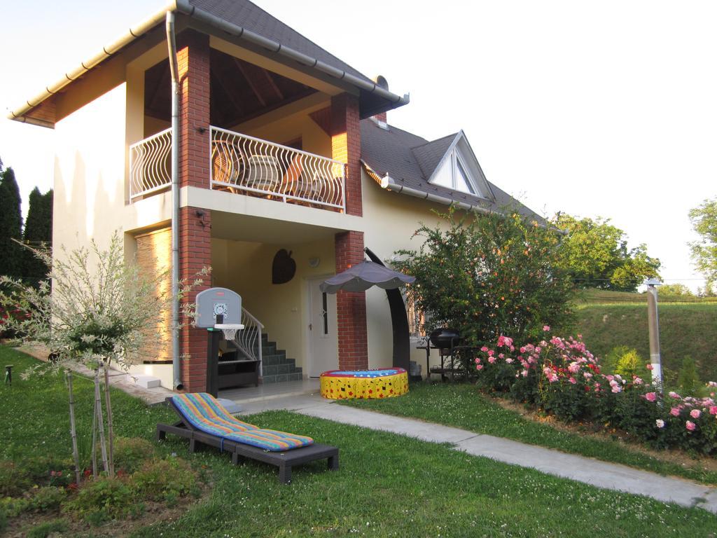 Rozsadomb Apartman Залакарос Екстериор снимка